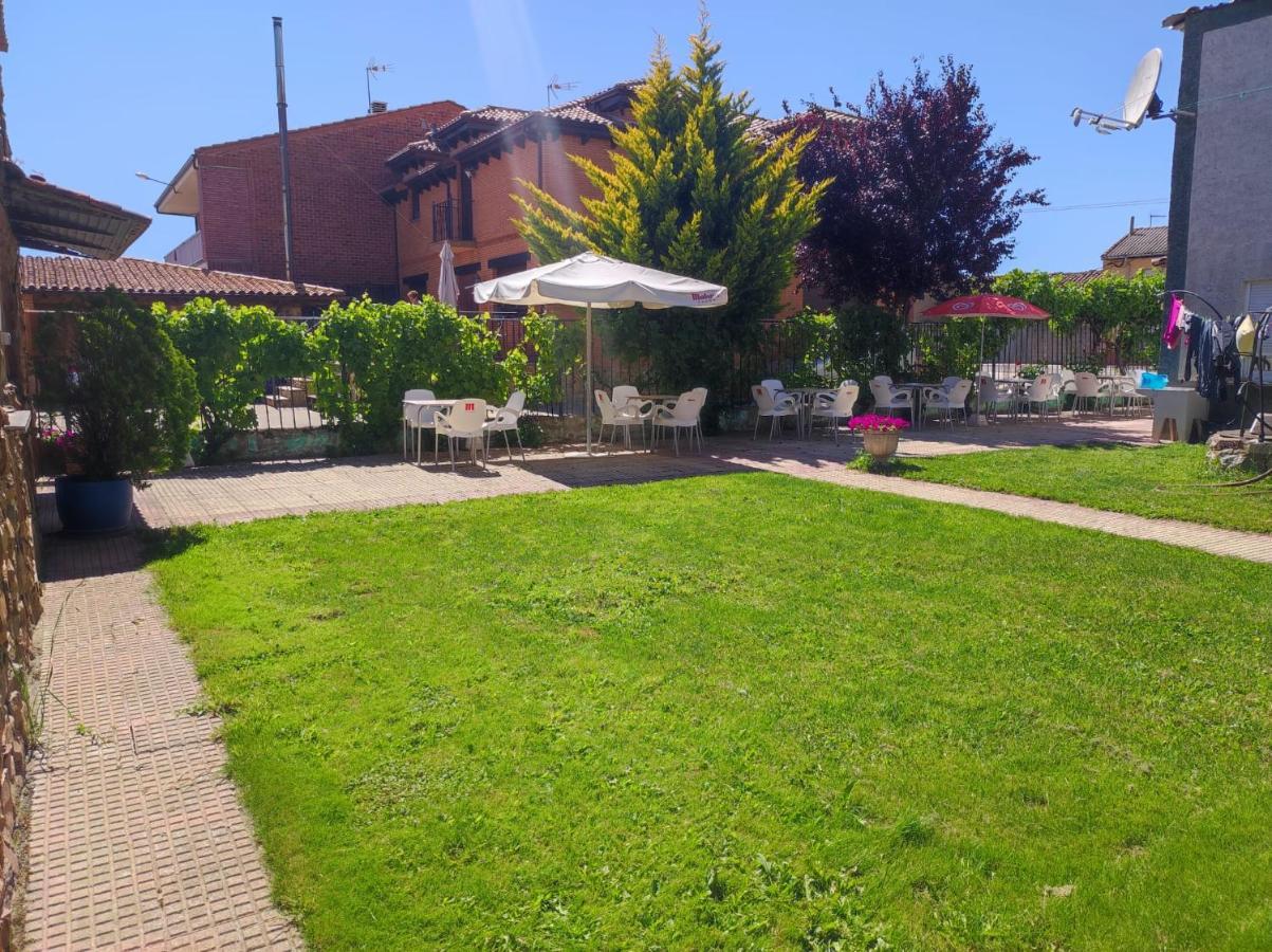 Albergue Santa Ana San Martín del Camino Exteriér fotografie