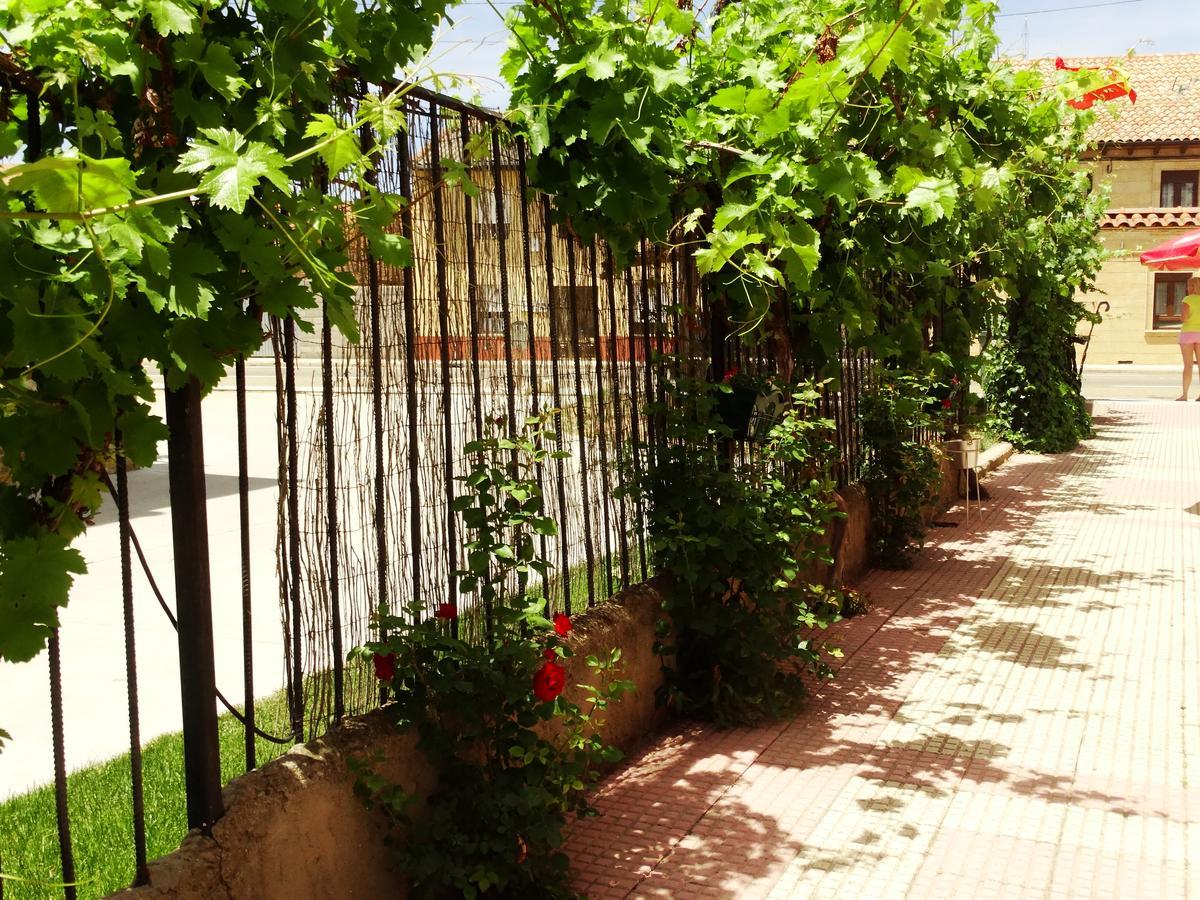 Albergue Santa Ana San Martín del Camino Exteriér fotografie